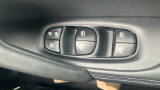 Nissan Qashqai 1.3 DiG-T N-Connecta 5dr Petrol Hatchback